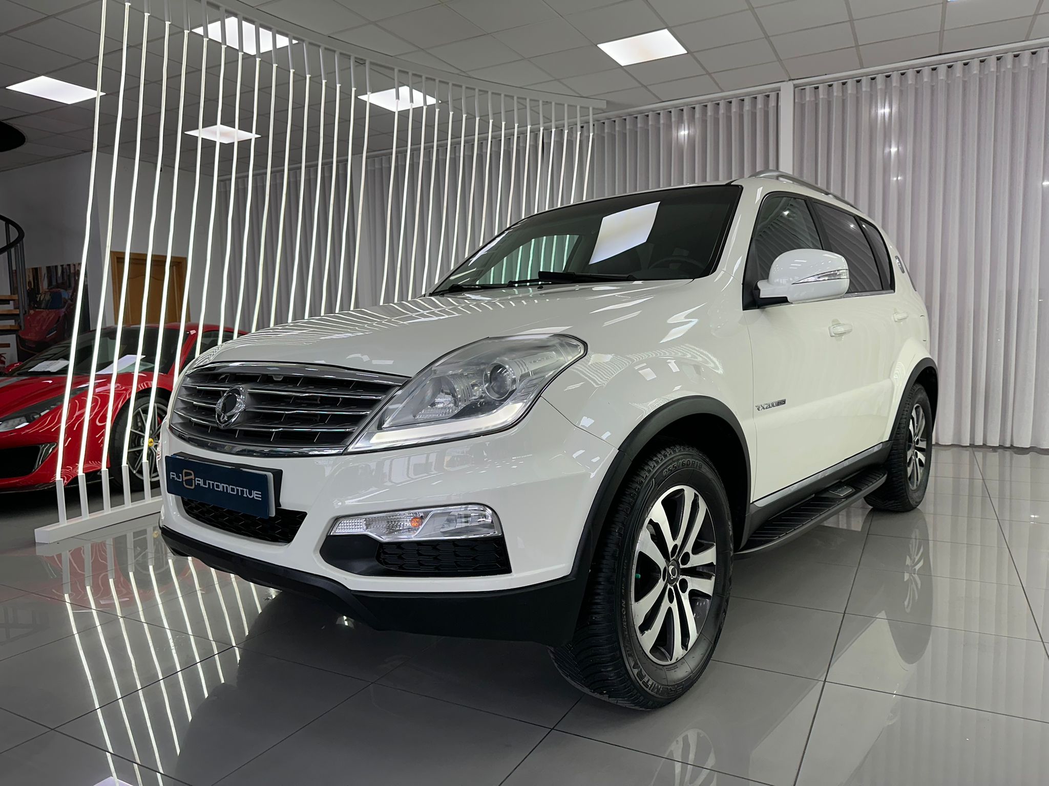 W200 E-XDI LIMITED 4X4 155CV 7PLAZAS